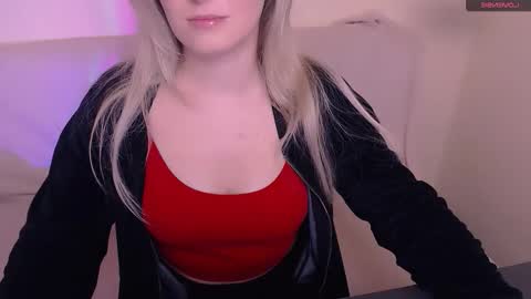 Snapshot of vanillaex_ chatting on 27, 11, 2025 Mia online show from 27, 11, 2025