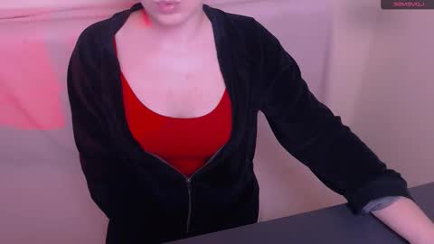 Snapshot of vanillaex_ chatting on 29, 11, 2025 Mia online show from 29, 11, 2025