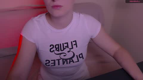 Snapshot of vanillaex_ chatting on 2, 12, 2025 Mia online show from 2, 12, 2025