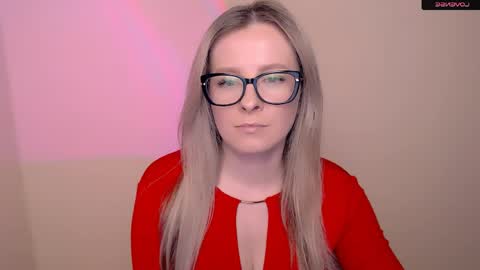Snapshot of vanillaex_ chatting on 17, 4, 2026 Mia online show from 17, 4, 2026