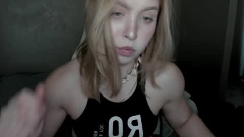 Snapshot of vanillalivitski chatting on 16, 9, 2025 Vanilla online show from 16, 9, 2025