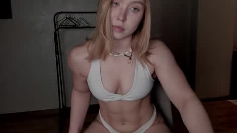 Snapshot of vanillalivitski chatting on 3, 10, 2025 Vanilla online show from 3, 10, 2025