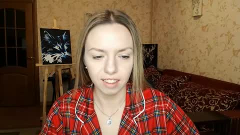 Snapshot of vanillamuffin chatting on 4, 2, 2025 VanillaMuffin online show from 4, 2, 2025