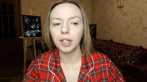 Snapshot of vanillamuffin chatting on 4, 3, 2025 VanillaMuffin online show from 4, 3, 2025