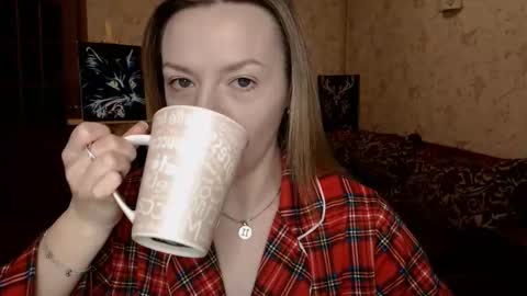 Snapshot of vanillamuffin chatting on 11, 3, 2025 VanillaMuffin online show from 11, 3, 2025