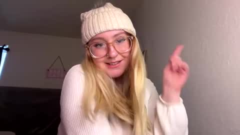 vanillapuddingpie online show from 10, 1, 2025