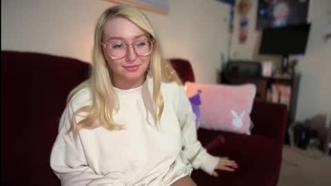 vanillapuddingpie online show from 8, 3, 2025