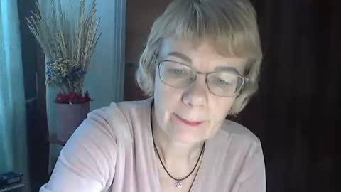 Snapshot of vanillaxcreamy chatting on 2, 2, 2025 Vanillaxcreamy online show from 2, 2, 2025