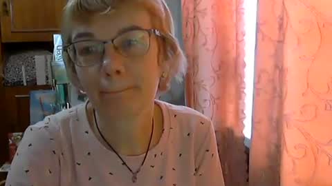Snapshot of vanillaxcreamy chatting on 4, 3, 2025 Vanillaxcreamy online show from 4, 3, 2025