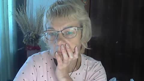 Snapshot of vanillaxcreamy chatting on 28, 9, 2025 Vanillaxcreamy online show from 28, 9, 2025