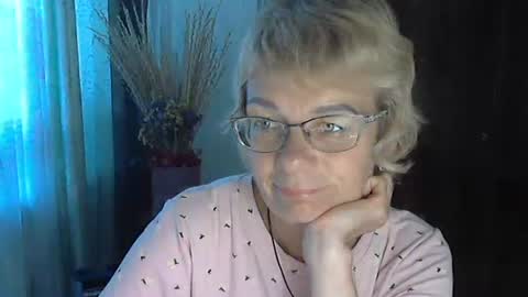 Snapshot of vanillaxcreamy chatting on 2, 10, 2025 Vanillaxcreamy online show from 2, 10, 2025