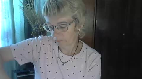 Snapshot of vanillaxcreamy chatting on 3, 10, 2025 Vanillaxcreamy online show from 3, 10, 2025