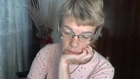 Snapshot of vanillaxcreamy chatting on 19, 10, 2025 Vanillaxcreamy online show from 19, 10, 2025