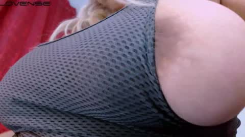Snapshot of vanne_amet chatting on 29, 1, 2025 free follow me online show from 29, 1, 2025