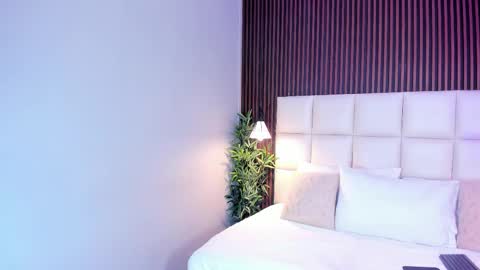 V A N N E S A   online show from 28, 11, 2025