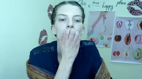 Snapshot of vanrey_ chatting on 7, 3, 2025 Vanessa online show from 7, 3, 2025