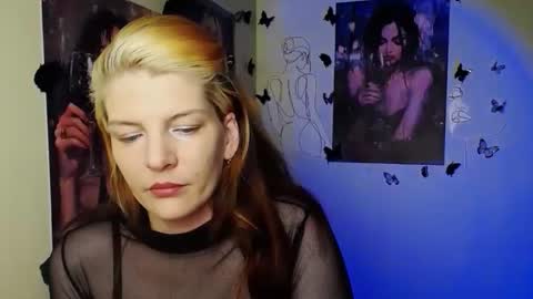 Snapshot of vanrey_ chatting on 29, 3, 2026 Vanessa online show from 29, 3, 2026