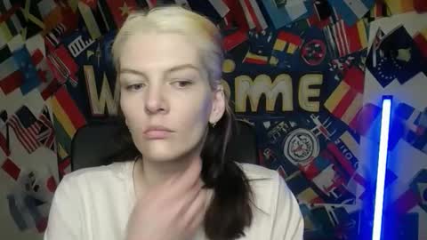 Snapshot of vanrey_ chatting on 2, 4, 2026 Vanessa online show from 2, 4, 2026