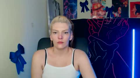 Snapshot of vanrey_ chatting on 11, 4, 2026 Vanessa online show from 11, 4, 2026