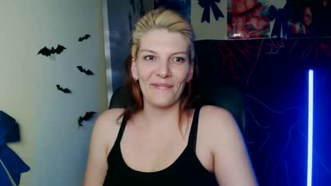 Snapshot of vanrey_ chatting on 22, 4, 2026 Vanessa online show from 22, 4, 2026