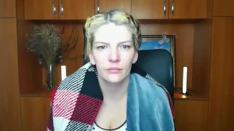 Snapshot of vanrey_ chatting on 3, 5, 2026 Vanessa online show from 3, 5, 2026
