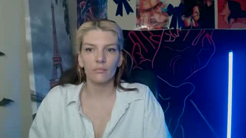 Snapshot of vanrey_ chatting on 6, 5, 2026 Vanessa online show from 6, 5, 2026