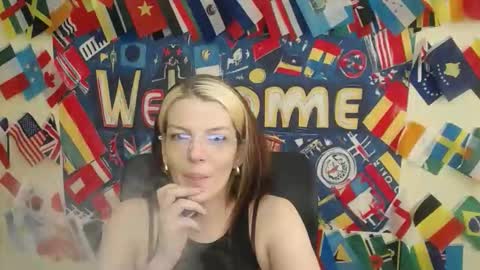Snapshot of vanrey_ chatting on 7, 5, 2026 Vanessa online show from 7, 5, 2026