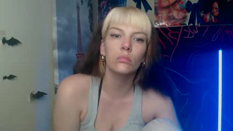Snapshot of vanrey_ chatting on 10, 5, 2026 Vanessa online show from 10, 5, 2026