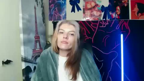 Snapshot of vanrey_ chatting on 17, 5, 2026 Vanessa online show from 17, 5, 2026