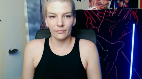 Snapshot of vanrey_ chatting on 20, 5, 2026 Vanessa online show from 20, 5, 2026