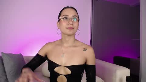 varenka_ivanova22 online show from 27, 5, 2026
