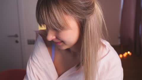 Snapshot of variety_moments chatting on 15, 12, 2024 Heeeeey Im Hanna the art of tease online show from 15, 12, 2024