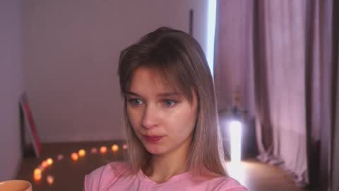 Snapshot of variety_moments chatting on 2, 3, 2025 Heeeeey Im Hanna the art of tease online show from 2, 3, 2025