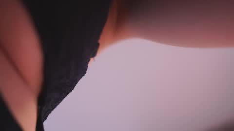 Snapshot of variety_moments chatting on 11, 3, 2025 Heeeeey Im Hanna the art of tease online show from 11, 3, 2025