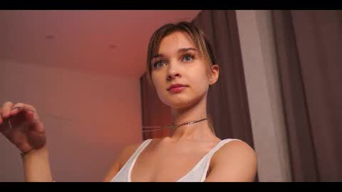 Snapshot of variety_moments chatting on 4, 10, 2025 Heeeeey Im Hanna the art of tease online show from 4, 10, 2025