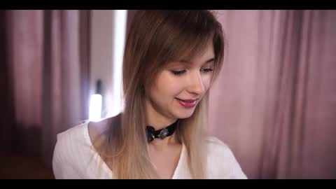 Snapshot of variety_moments chatting on 19, 10, 2025 Heeeeey Im Hanna the art of tease online show from 19, 10, 2025