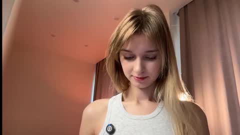 Snapshot of variety_moments chatting on 2, 11, 2025 Heeeeey Im Hanna the art of tease online show from 2, 11, 2025