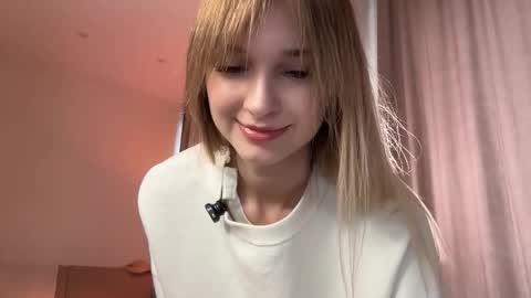 Snapshot of variety_moments chatting on 9, 11, 2025 Heeeeey Im Hanna the art of tease online show from 9, 11, 2025