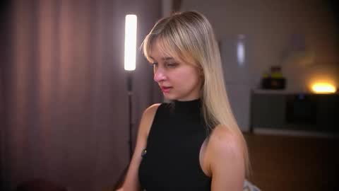 Heeeeey Im Hanna the art of tease  online show from 19, 12, 2025