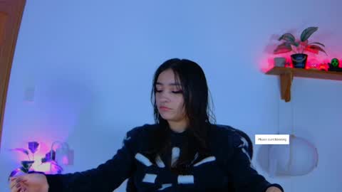 Snapshot of vayolett_dakotta chatting on 12, 10, 2025 Vayolett online show from 12, 10, 2025