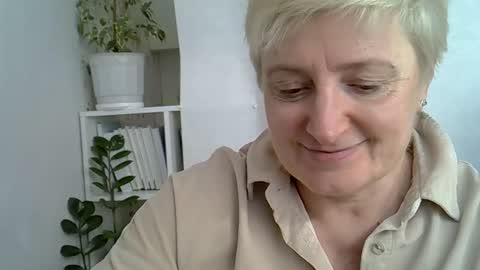 Snapshot of vea_motty chatting on 9, 4, 2026 vea_motty online show from 9, 4, 2026