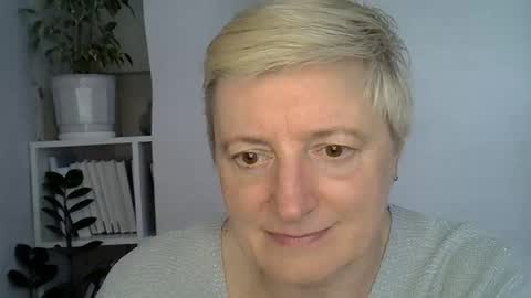 Snapshot of vea_motty chatting on 13, 4, 2026 vea_motty online show from 13, 4, 2026