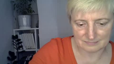 Snapshot of vea_motty chatting on 14, 4, 2026 vea_motty online show from 14, 4, 2026