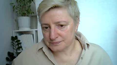 Snapshot of vea_motty chatting on 16, 4, 2026 vea_motty online show from 16, 4, 2026