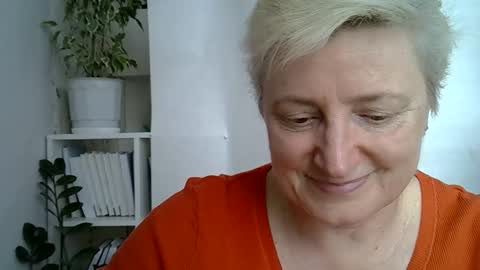 Snapshot of vea_motty chatting on 22, 4, 2026 vea_motty online show from 22, 4, 2026