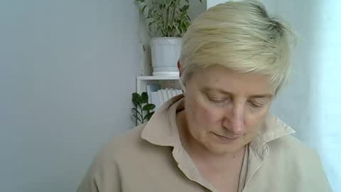 Snapshot of vea_motty chatting on 23, 4, 2026 vea_motty online show from 23, 4, 2026