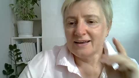 Snapshot of vea_motty chatting on 24, 4, 2026 vea_motty online show from 24, 4, 2026