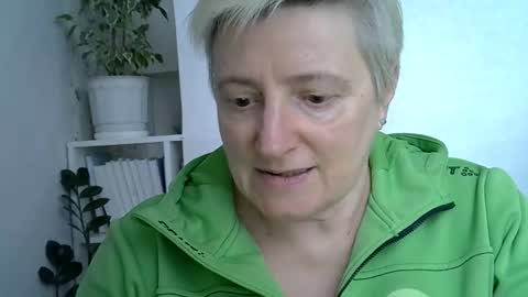 Snapshot of vea_motty chatting on 26, 4, 2026 vea_motty online show from 26, 4, 2026