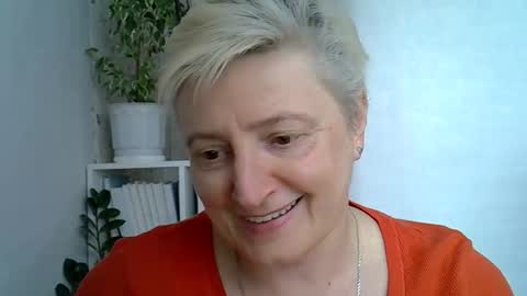 Snapshot of vea_motty chatting on 28, 4, 2026 vea_motty online show from 28, 4, 2026