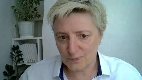 Snapshot of vea_motty chatting on 5, 5, 2026 vea_motty online show from 5, 5, 2026